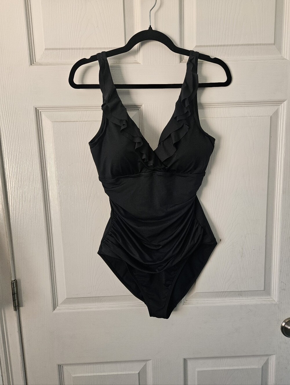 Lauren Ralph Lauren Beach Club Ruffle VNeck Swimsuit Ruched Resortwear Black 14